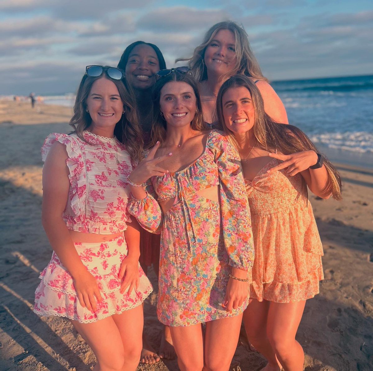Our girls are gorgeous 🧡💙