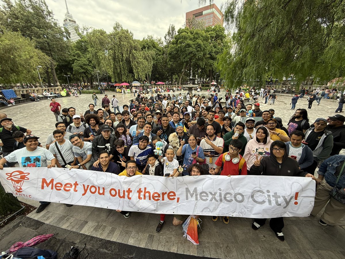 Ewok_Padawan's tweet image. ‼️GRACIAAAAAAS ❤️🩹‼️
La comunidad la hacen todos ustedes y hoy, con todo ese apoyo a la colecta, a las dinámicas y al compartir esta misma pasión por el juego; me doy cuenta que sin duda son los mejores 🫶🏼✨
Este #pokemongocommunityday queda en el corazón gracias a ustedes ❤️🩹