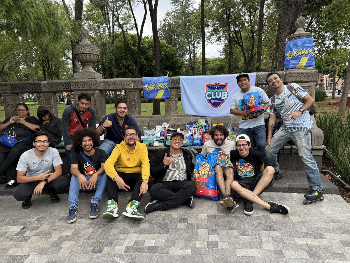 Ewok_Padawan's tweet image. ‼️GRACIAAAAAAS ❤️🩹‼️
La comunidad la hacen todos ustedes y hoy, con todo ese apoyo a la colecta, a las dinámicas y al compartir esta misma pasión por el juego; me doy cuenta que sin duda son los mejores 🫶🏼✨
Este #pokemongocommunityday queda en el corazón gracias a ustedes ❤️🩹