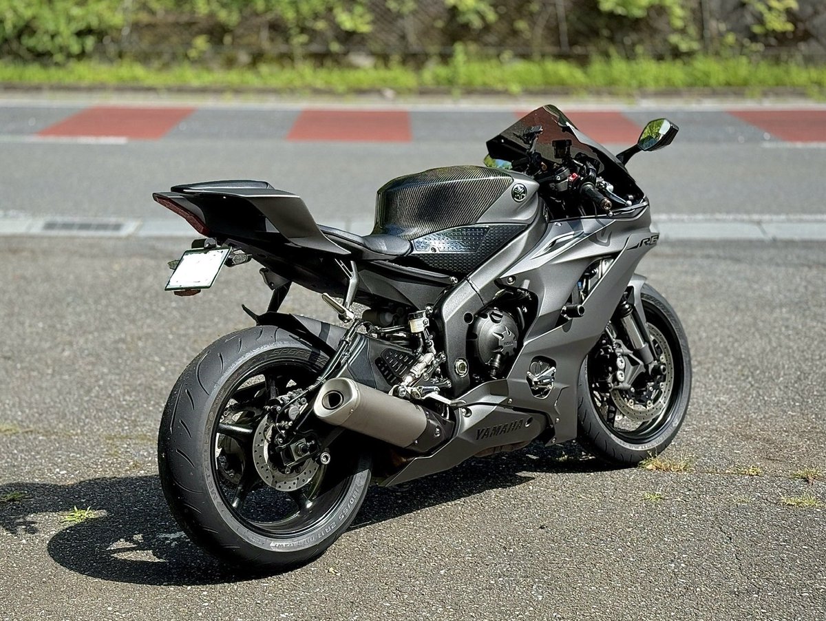 YZF-R6納車しました✌🏻
めちゃくちゃ楽しいです。笑
たくさん走るぞー。

#yzfr6 #yamaha