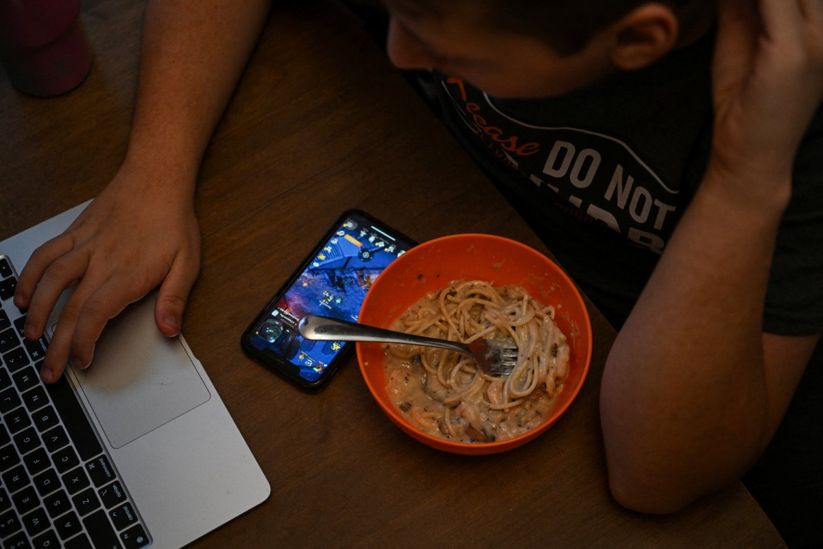 Reuters (@reuters) on Twitter photo 🔊 Families face tough choices when treating childhood obesity — from chronic illness and unknown side effects to high costs and shifting insurance coverage. Hear their perspective with <a href="/cwalljasper/">Christopher Walljasper</a>, <a href="/chadterhune/">Chad Terhune</a> and @robinrespaut reut.rs/3IEr7Q5 🔊 Families face tough choices when treating childhood obesity — from chronic illness and unknown side effects to high costs and shifting insurance coverage. Hear their perspective with <a href="/cwalljasper/">Christopher Walljasper</a>, <a href="/chadterhune/">Chad Terhune</a> and @robinrespaut reut.rs/3IEr7Q5