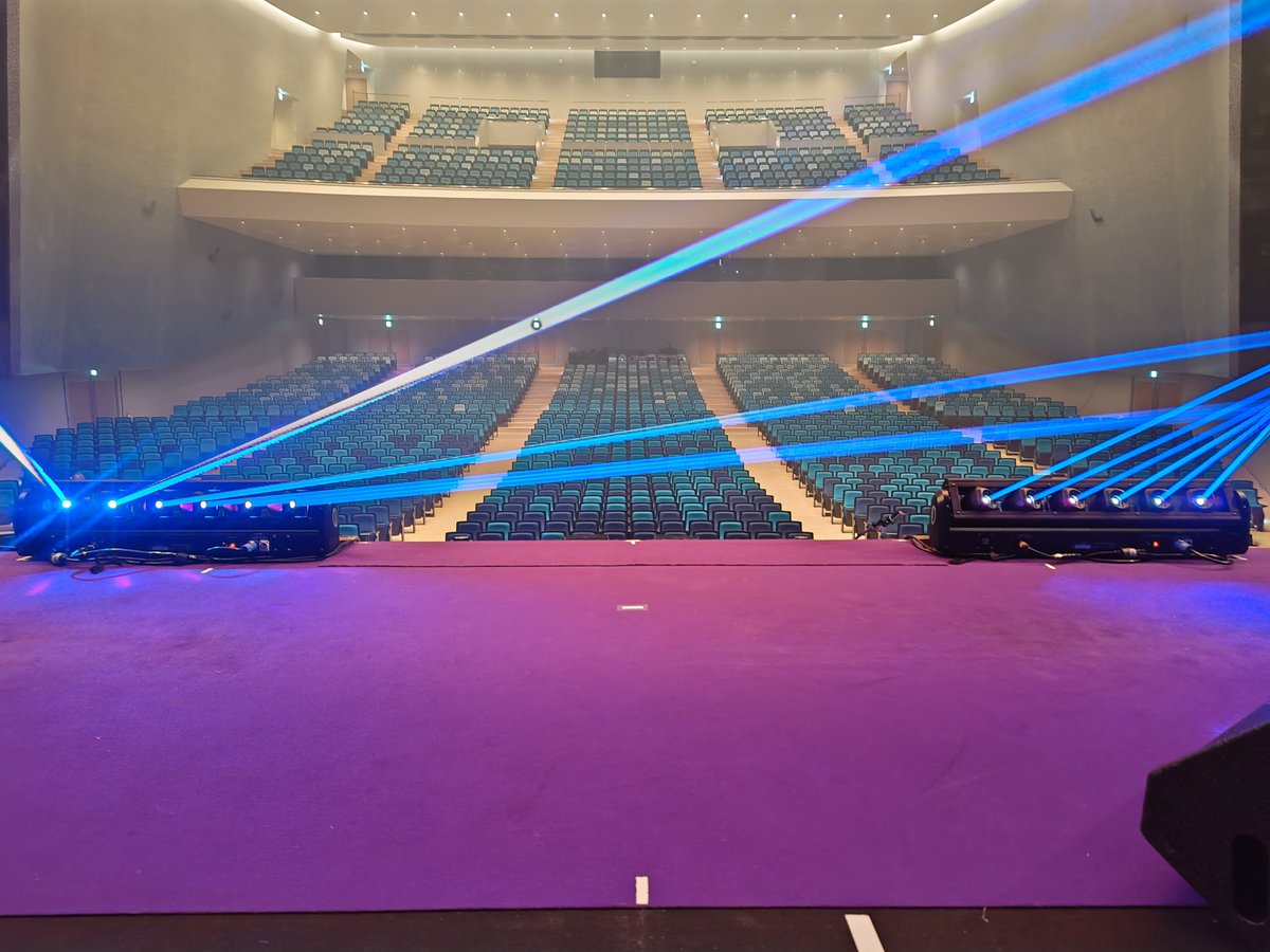 執事 チエホフ tweet media