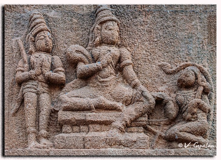 TheGopalan's tweet image. #Hanumanji giving to Ram, Chudamani, which Sita gave Him, as proof of meeting Sita at Ashok Van!
Sri Kodantaramaswamy temple, Vontimitta, AP