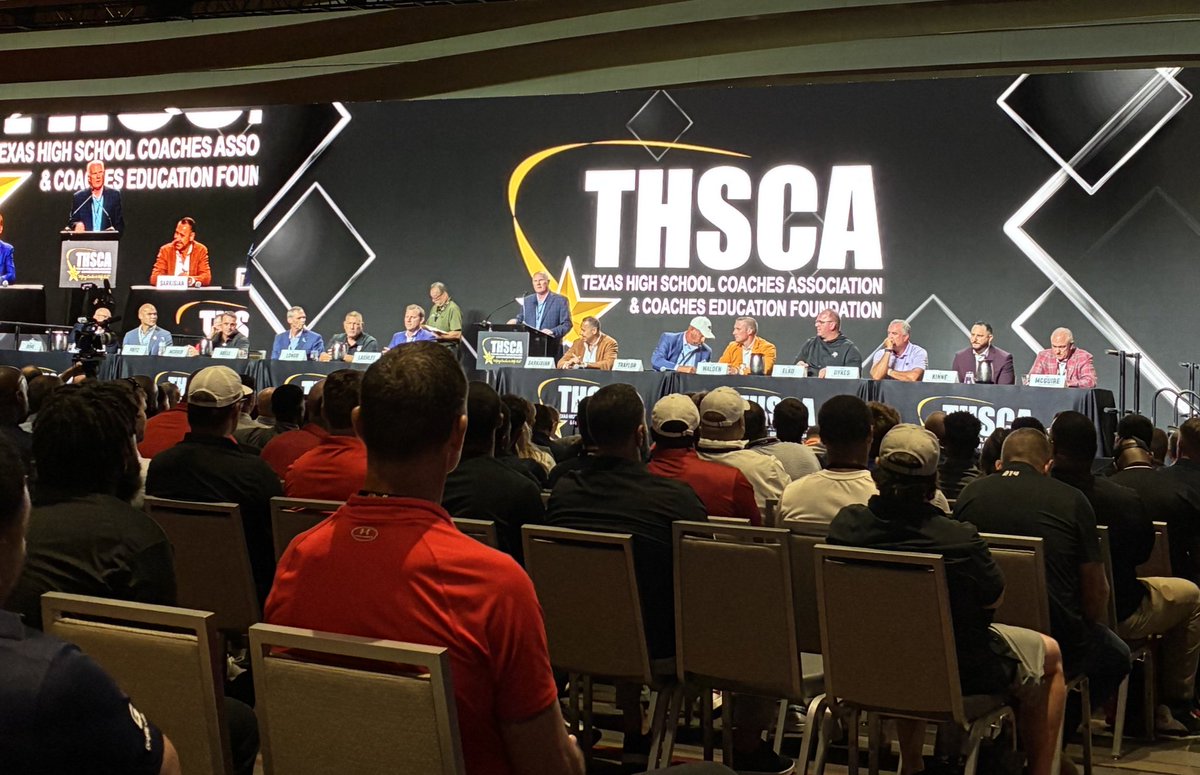 ShallyFootball's tweet image. Closed out a great day of speakers at the THSCA Convention with a panel of college coaches including Mustang alumni Eric Morris! Only 14 more days until Mustang Training Camp!