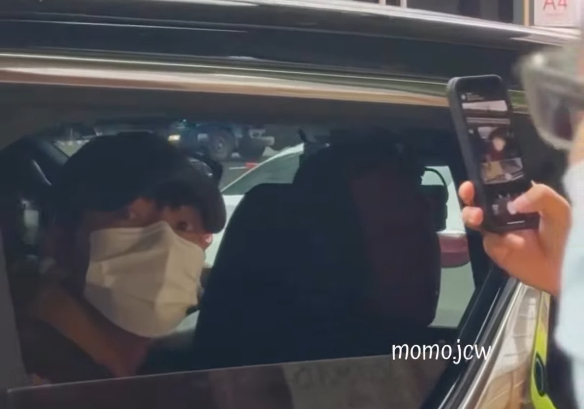 rjilv3's tweet image. صباحكم تشانغووك ❤️