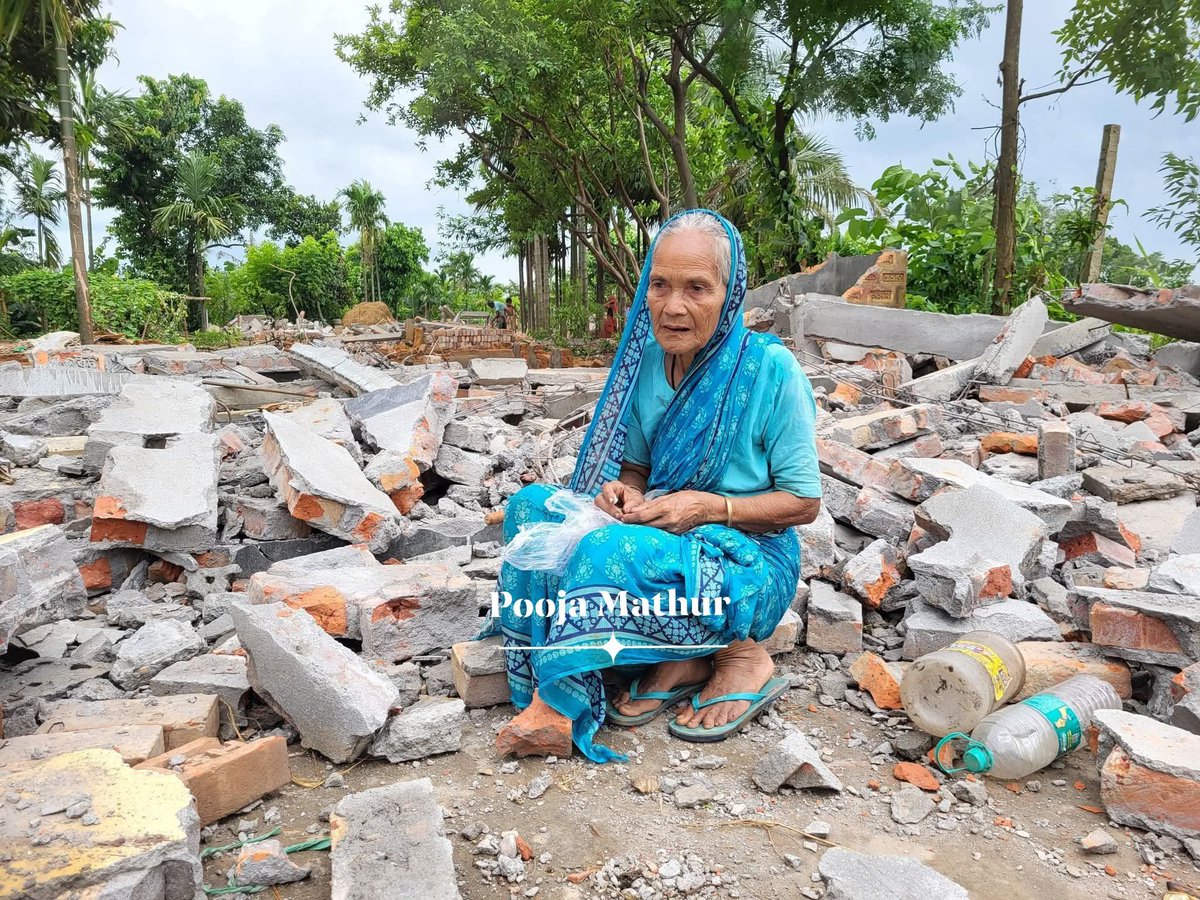 KarishmaAziz_'s tweet image. एक आँसू भी हुकूमत के लिए खतरा है,
तुमने देखा नहीं आँखो का समुंदर होना।
#JusticeForAssamMuslims