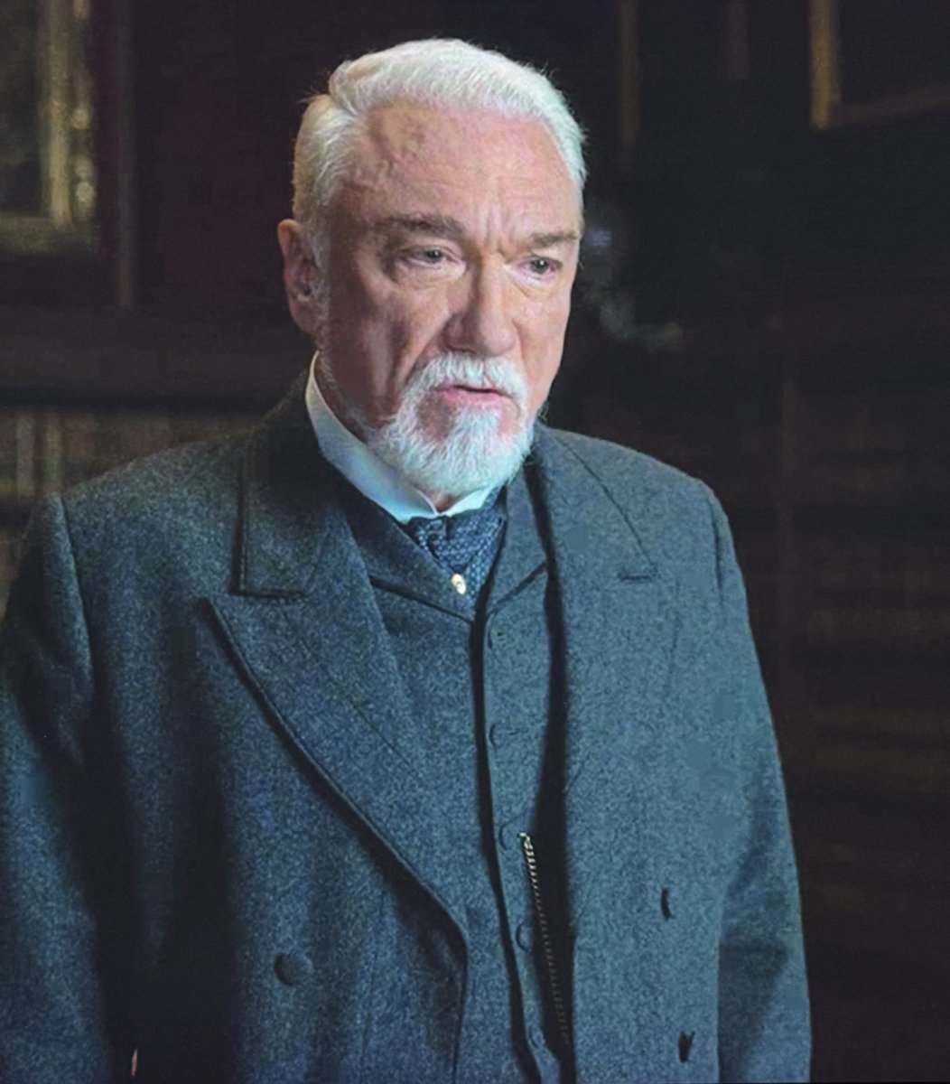 JayLeesCorner's tweet image. I know a villain when I see one. He has a villain voice and eyebrows.
Mr. Clay will be trouble for George Russell.
#TheGildedAge