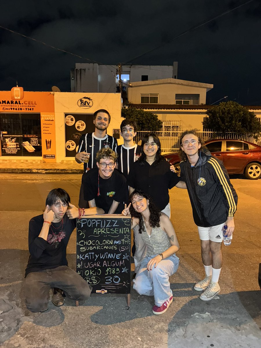 união sinistra
<a href="/_lugaralgum/">lugar algum</a> 🤝 <a href="/chococornbanda/">chococorn, a banda🐈</a>