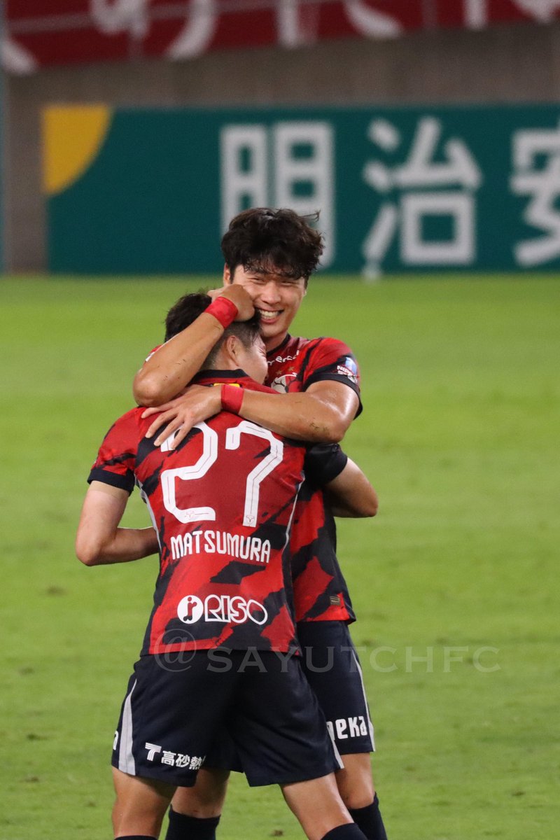 sayutchfc's tweet photo. 【2025.7.20鹿島vs柏】
ここもよかった✨
マツくんを讃えるテテさん🫶🏼🫶🏼🫶🏼
#鹿島アントラーズ #antlers #キムテヒョン #松村優太 https://t.co/e36rOco69d