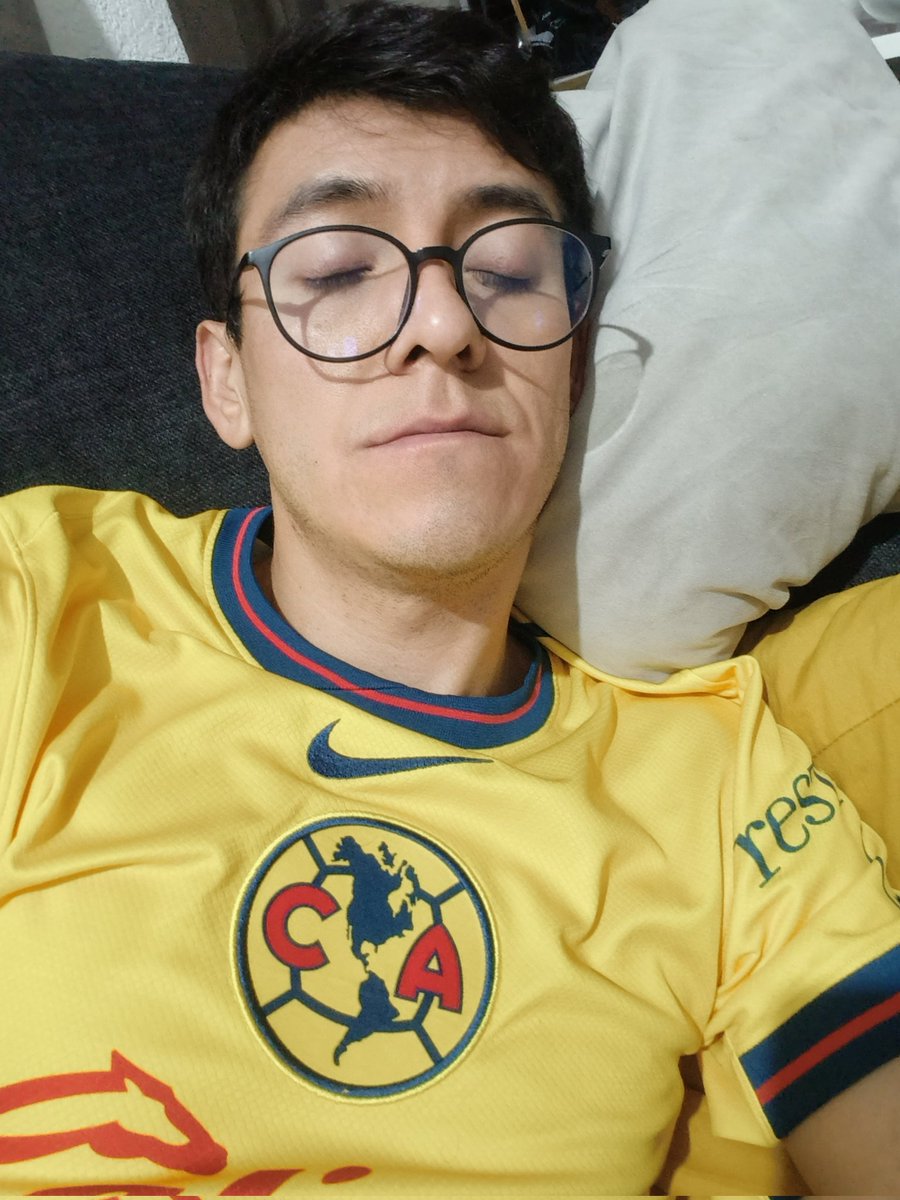 HugoValensi's tweet image. Despiértenme cuando seamos campeones otra vez 😵😮💨 En las buenas, en las malas y en las peores...
Será un semestre largo.