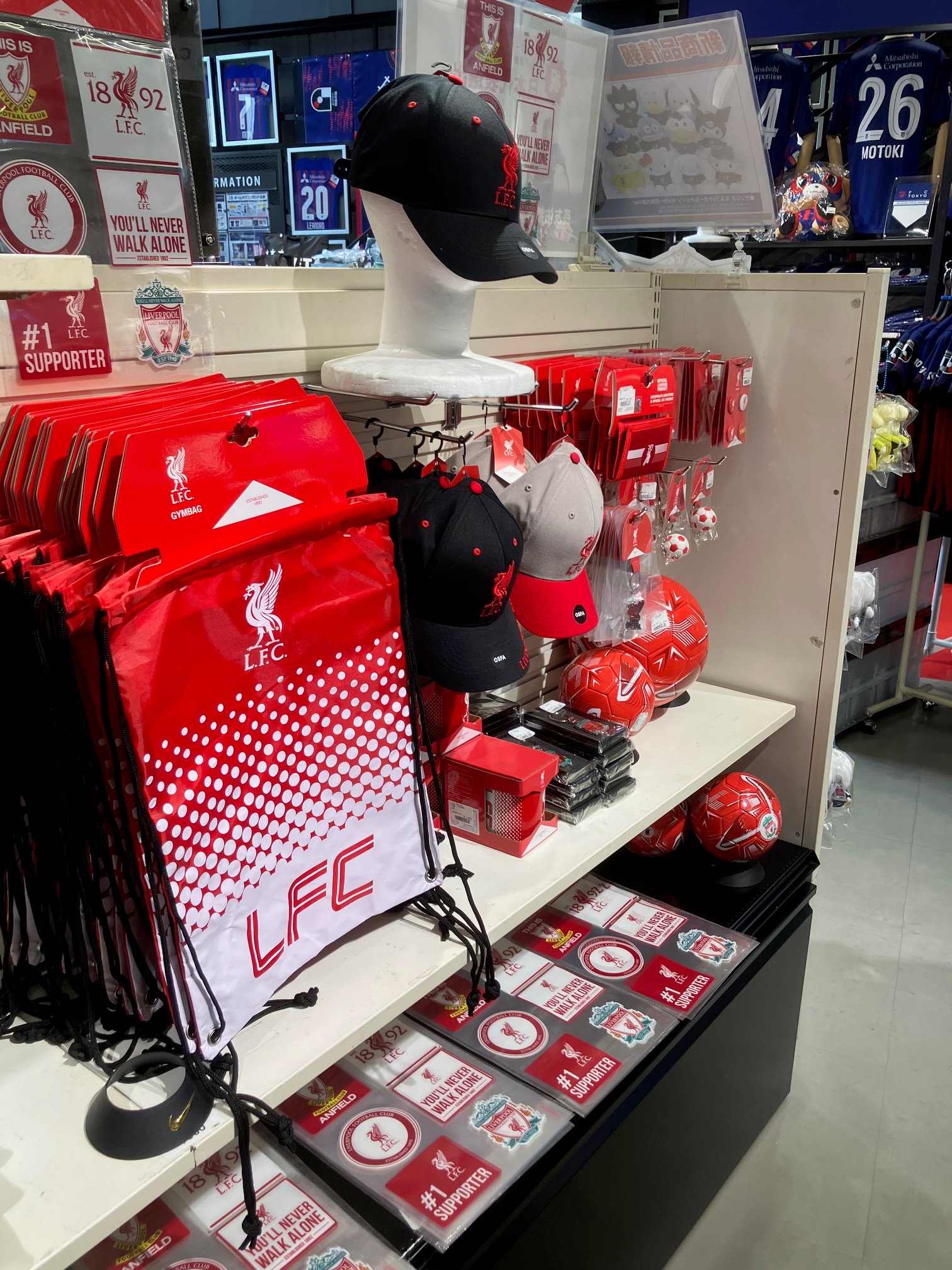 リバプールFC 125周年記念ピンバッジセット リバプールFC 125周年記念ピンバッジセット