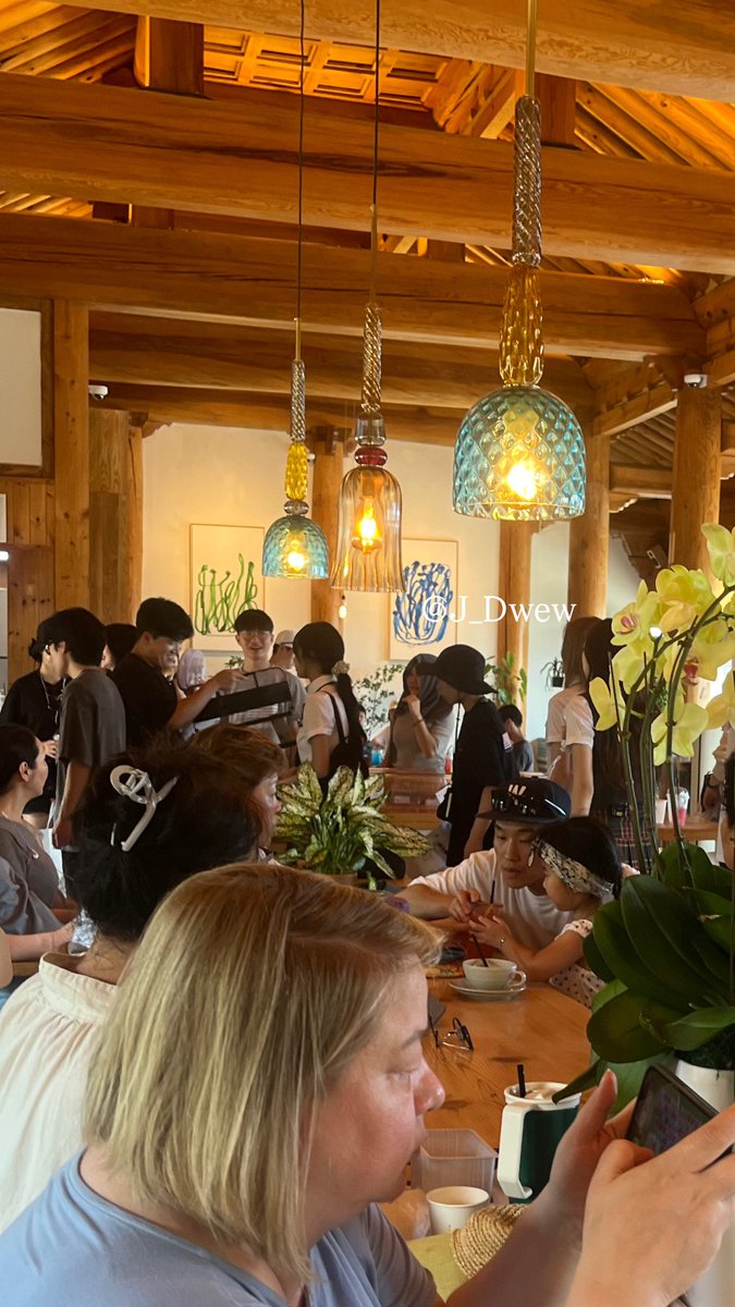 that's ahyeon's hair tie for sure haha