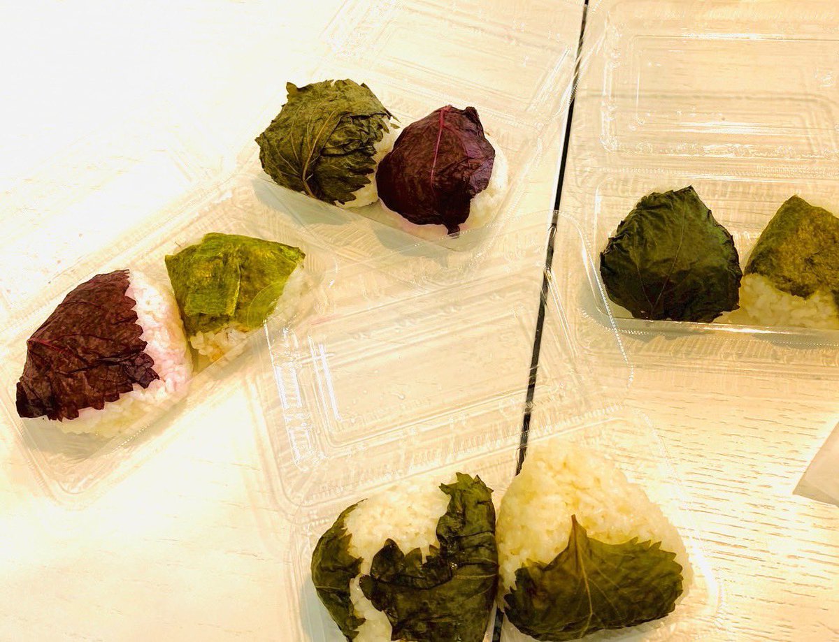 KORIYAMAKYOUKAI's tweet image. 🌸カフェはなかつみからのお知らせ🌸
7月17日、カフェでの初イベントとしてスイーツの会を開催しました✨
15人の方々が参加して下さり、あんみつをそれぞれ自由にトッピングし、お茶を飲みながら基台や区域を越えて交流する時間となりました❗️…