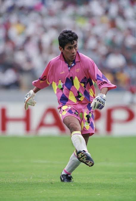 CarlitosCU_'s tweet image. Los dos mejores porteros del continente americano habrán jugado en Pumas. 😮💨
KEYLOR NAVAS Y JORGE CAMPOS.