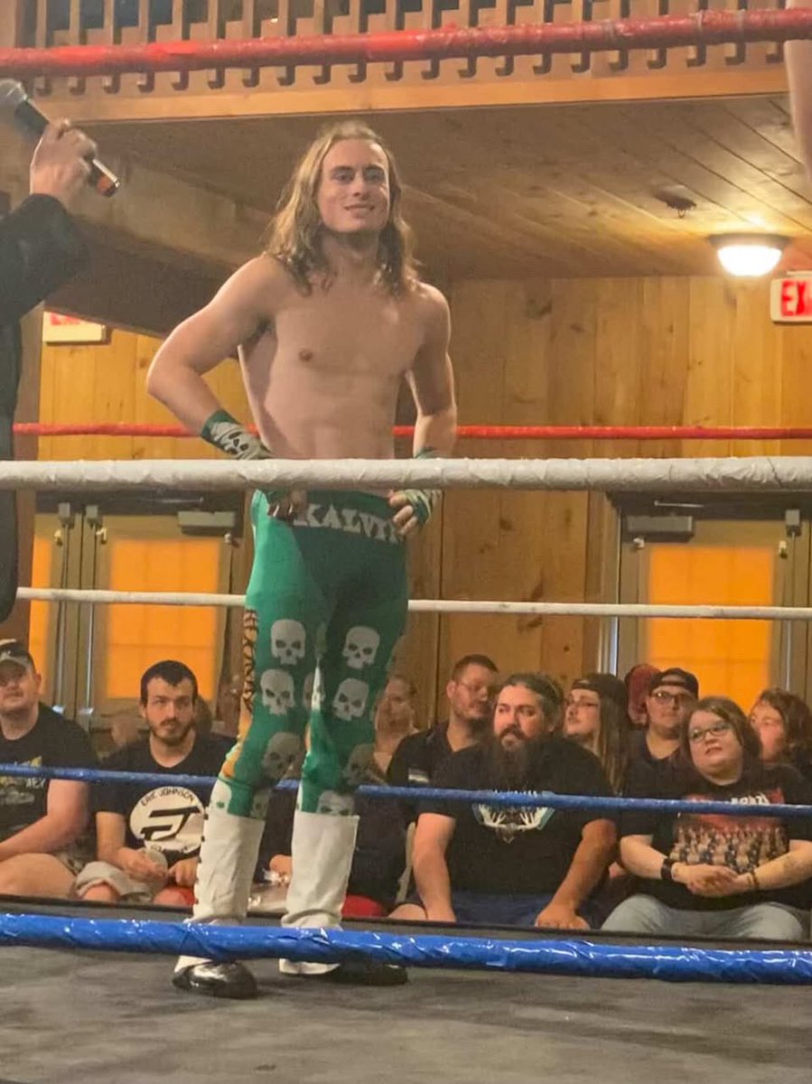 Kalvin_DuMont's tweet image. Just wrestled my second #WWEID prospect in less than two weeks (I’m in so much pain)