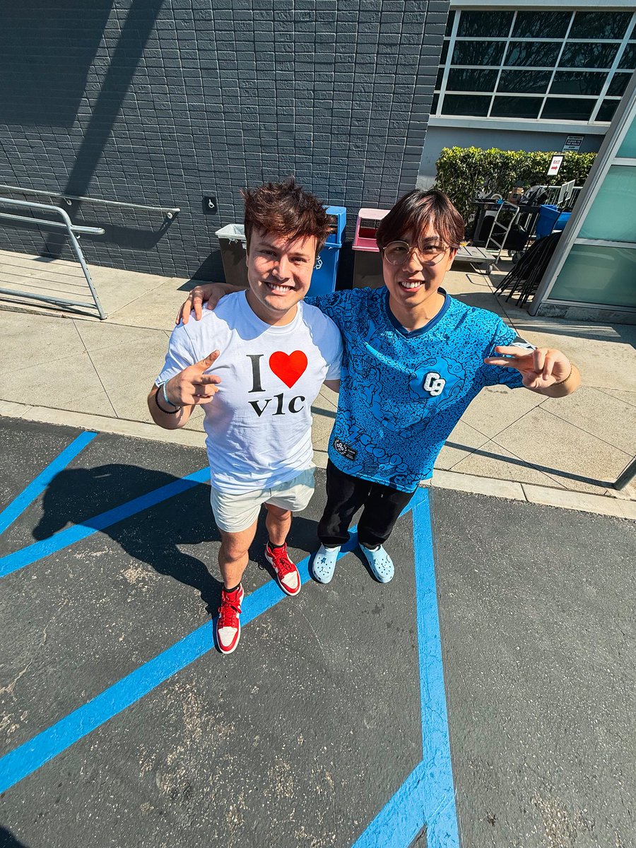 Eric Aaberg (@itsericaaberg) on Twitter photo Weekend 1 of #VCTAmericas Stage 2!
Genuinely feels so good to see all the teams, players, talent, and fans back at the arena. Always a great day when we get to interact with all the amazing personalities that make this league and community.🫰🧡
See y’all next weekend?! 🙂↕️ Weekend 1 of #VCTAmericas Stage 2!
Genuinely feels so good to see all the teams, players, talent, and fans back at the arena. Always a great day when we get to interact with all the amazing personalities that make this league and community.🫰🧡
See y’all next weekend?! 🙂↕️