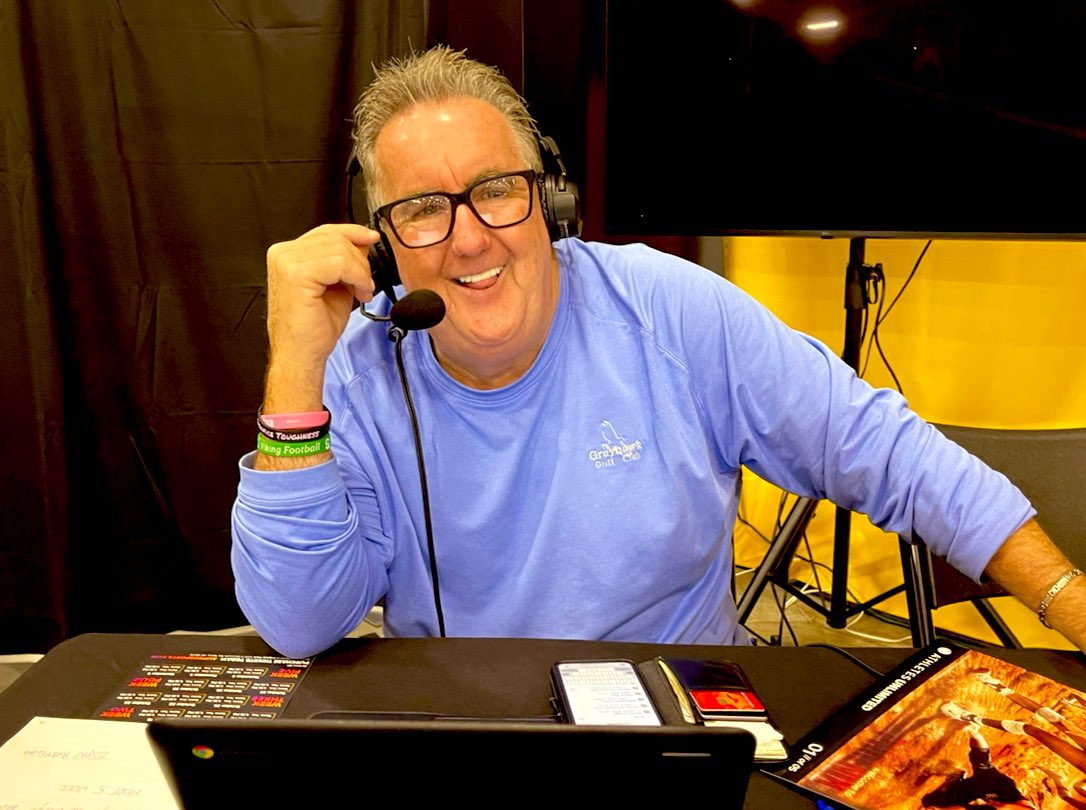 KevinMcCabe987's tweet image. Breaking: I’m Back. After an 8-week hiatus, The Dean returns to the air this Saturday morning with the Kevin McCabe Show 9:00-11:00 on @AZSports 98.7. Thanks for all your support, your trust in me all these years as I begin my 46th season celebrating AzHS sports