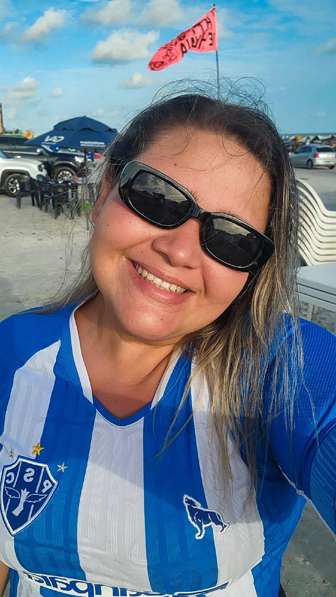 thishevebicolor's tweet photo. Um final de semana merecido pós férias na vida da CLT 🦋🥹🤏🏽💙🤍🐺 https://t.co/JPoV8aQYP0