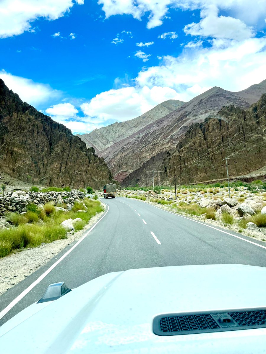 ShivrattanDhil1's tweet image. “I’ve always wondered why are the roads built and maintained by BRO so much better and longer-lasting than those done by private contractors elsewhere?
It’s pretty evident now private contractors often compromise on quality, driven by corruption and shortcuts.
I’ve been to…