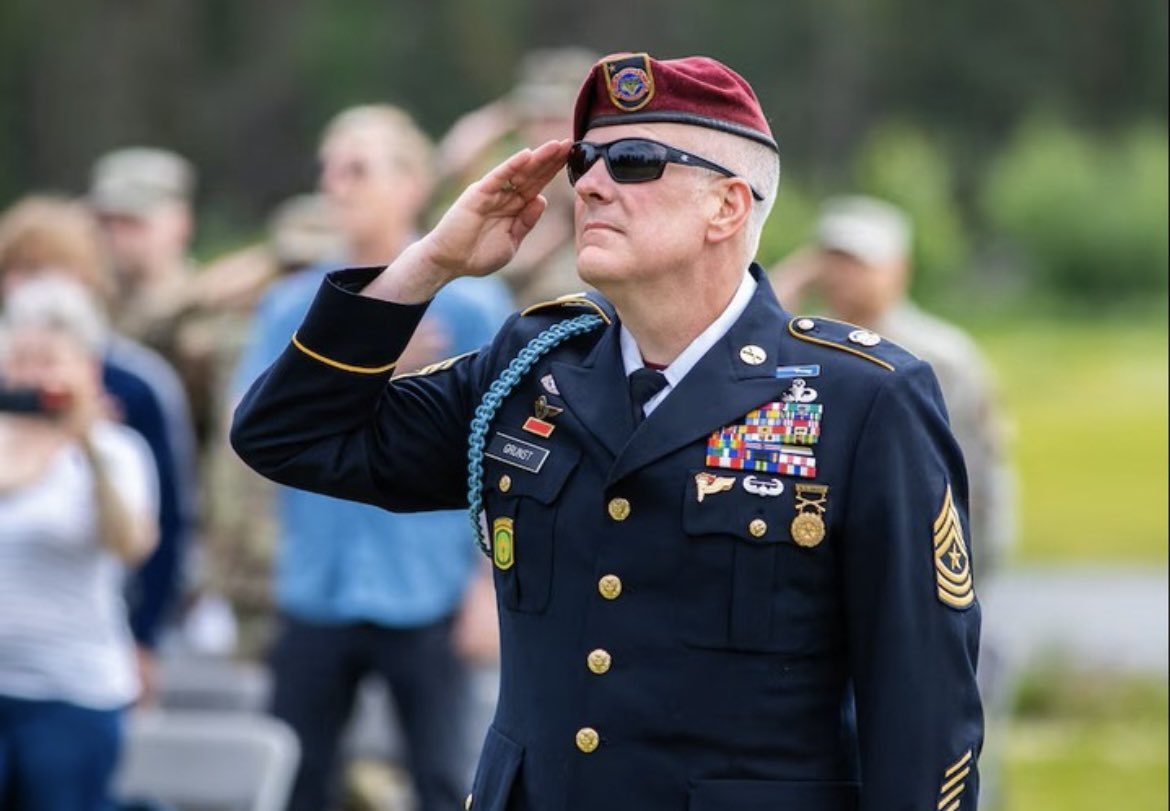 MilitaryCooI's tweet image. Are Retired Soldiers allowed to wear their uniforms post-retirement?