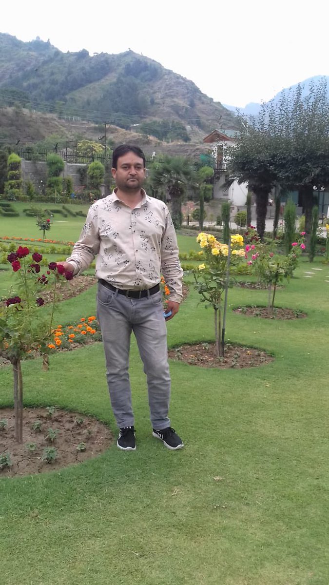 mohsinzshah's tweet image. Inna lillahi wa inna ilayhi raji’un

With deep sorrow, I share that my close colleague and District Srinagar Committee member, Mushtaq Ahmad Sheikh, has departed from this world.

May Allah grant his noble soul the highest place in Jannah. 

Ameen.

@Apnipartyonline