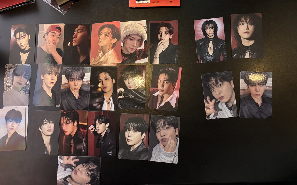 オミちゃんと開封式だけど、1枚しか買ってない　え、もっと買えば良かった😂
店頭は売ってないし今後は発売になるのかな

ソンファ様きたよ✨美し🩷