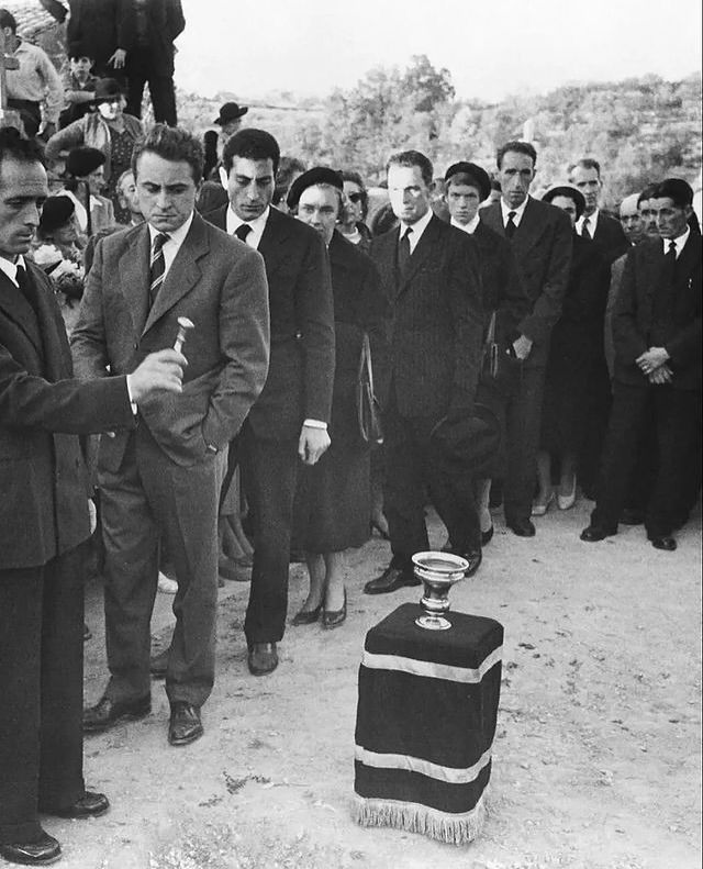 rogue's tweet image. Yves Saint Laurent attending the funeral of his mentor, Christian Dior (1957)