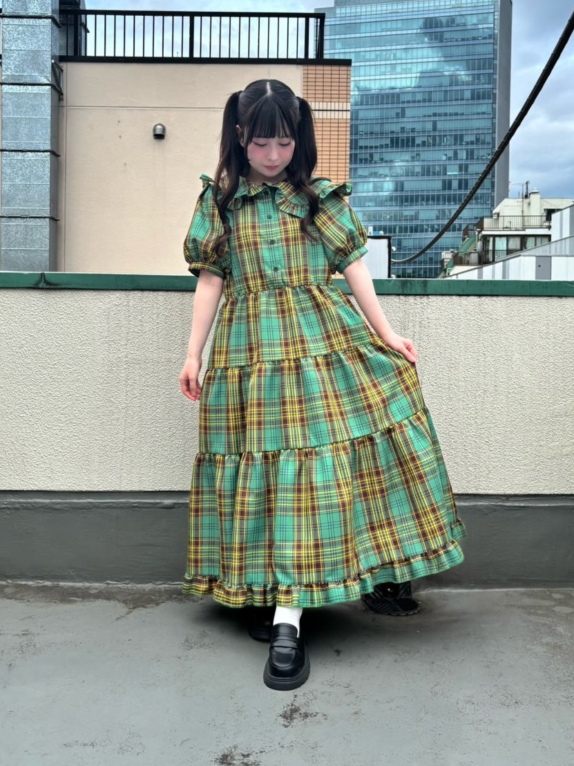 PUNYUS_press's tweet image. \✨本日までの限定プライス✨/
一枚で主役級の大人気ワンピースが本日までの限定お値下げ🦋🌿
ご購入悩まれていた方も、ぜひこの機会をお見逃しなく💫
🐝パフスリーブティアードチェックワンピース
¥9,900(税込)→¥8,800(税込) 着用サイズ①
🛒punyus.jp/detail/PN25SS-…
staff:150cm
