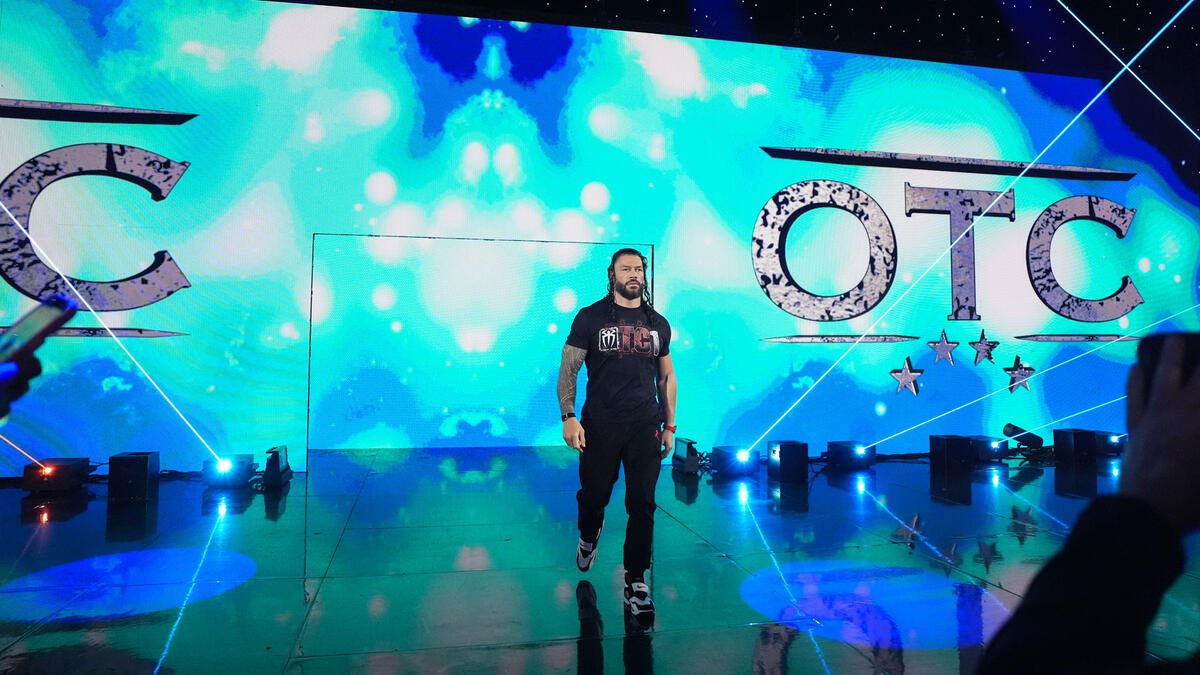 #WWERAW FOLLOW TRAIN!

-RT 
-Reply with a GIF of your favorite wrestler  
-Like and follow everyone who does this
