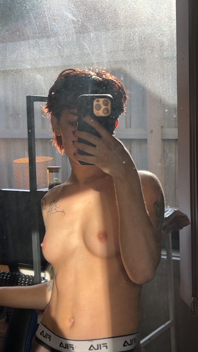 Clingyxli's tweet photo. MARK ME UP 🦷🩸‼️

My skin bruises easily xx https://t.co/EVjuP6bXhv