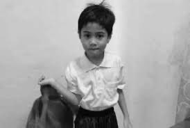 redzuanNewsMPB's tweet photo. Kes pengabaian kanak-kanak autistik Zayn Rayyan

Ibu mangsa, Ismanira Abdul Manaf diperintah bela diri.

Bapa, Zaim Ikhwan Zahari dilepas dan dibebaskan. https://t.co/0WqqL36iuS