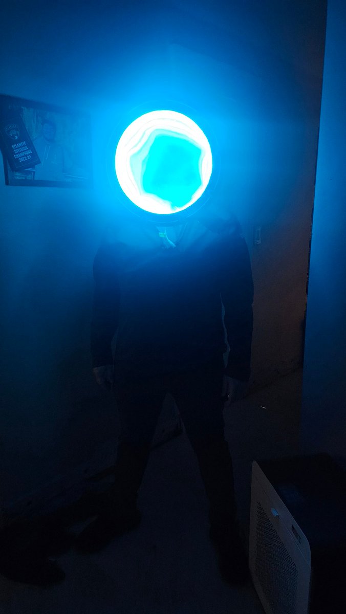 SennaLunaTweet's tweet image. Cosplaying a Stargate was probably the coolest thing I've done this year.
Already brainstorming ways to improve this cosplay for next time!