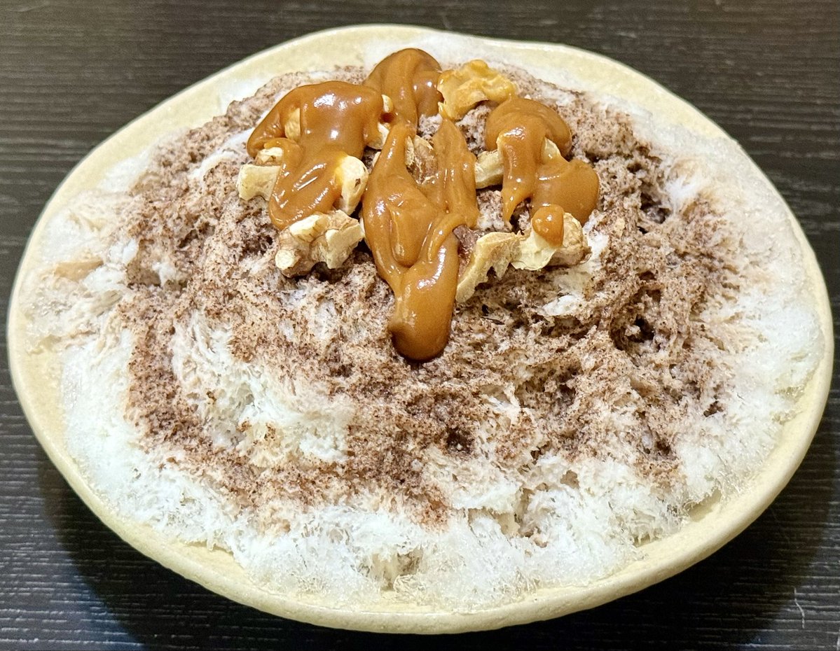 kakigorar's tweet image. 【氷法師人】
@東京-練馬駅から徒歩15分

アメリカンチェリーチーズタルト
かき揚げ（桜エビ・コーン等）
スパイスミルクとMIXナッツ