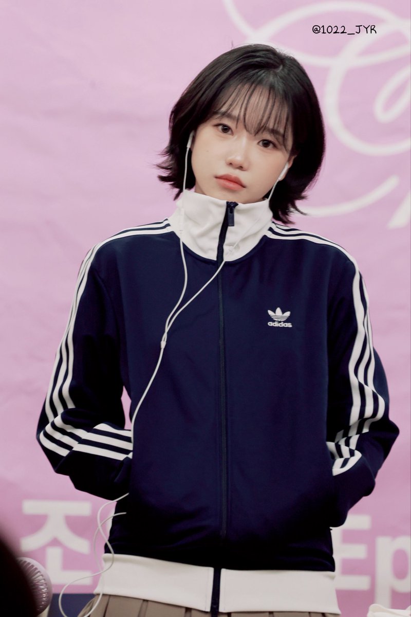 명창율루🩵 tweet media