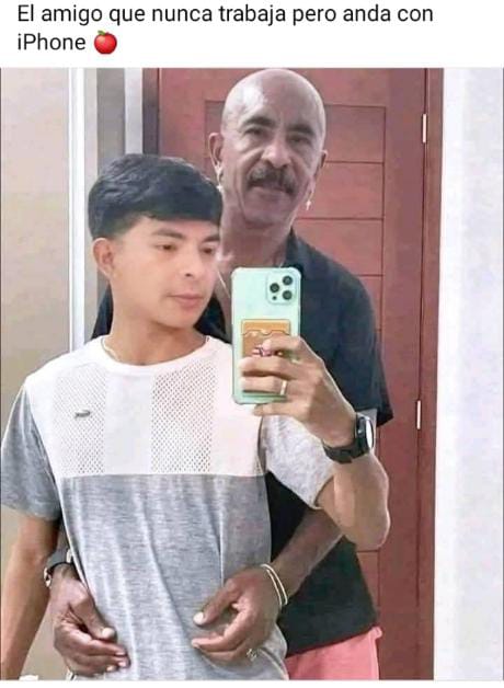 elpavitometich's tweet image. Ajaaaleee..penal para el Americaa!!
Ahora ya sabemos como La Shishina trae ipone 18 Pro max.@Kaiser497113542 se lo regaló!! 😃