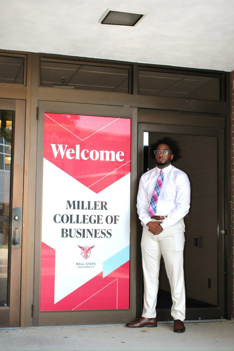 Alee___16's tweet image. Abdul Wahab Lee, M.B.A 🎓👨🏾‍🎓

.
.
.
#Mba #blackgrad #Senegal