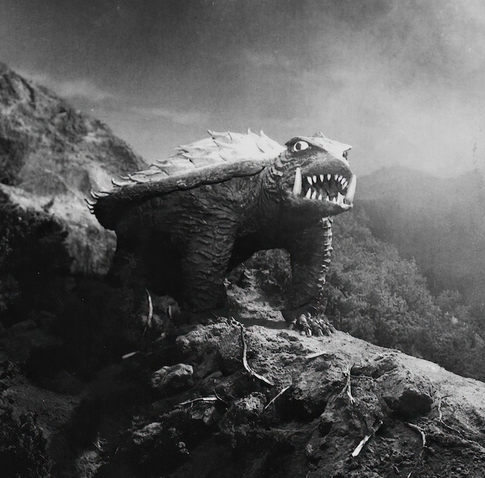 penpen_iii's tweet image. '60s Gamera: Faster than Godzilla to fully embrace kids and wackiness. Before Godzilla: Gamera bled, fought more eccentric foes, and had films with kids in lead roles.
'90s Gamera: Embraced adults and realism. Offered better SPFX. Favored original enemies over legacy characters.