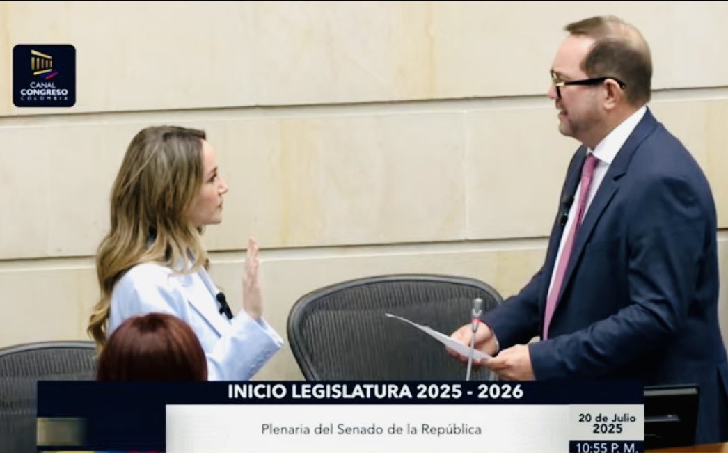 Liliana Bitar (@lilianabitarc) on Twitter photo #MesaDirectivaSenado | 🤩🏛️ 🇨🇴 Felicito a mis colegas <a href="/AnaPaolaAgudelo/">AnaPaolaAgudelo</a> quien asumirá la primera vicepresidencia del #Senado y a <a href="/AnyMarCas/">Ana Maria Castañeda</a> quien estará a cargo de la segunda vicepresidencia. Les auguramos una legislatura victotiosa 👏🏻. #MesaDirectivaSenado | 🤩🏛️ 🇨🇴 Felicito a mis colegas <a href="/AnaPaolaAgudelo/">AnaPaolaAgudelo</a> quien asumirá la primera vicepresidencia del #Senado y a <a href="/AnyMarCas/">Ana Maria Castañeda</a> quien estará a cargo de la segunda vicepresidencia. Les auguramos una legislatura victotiosa 👏🏻.