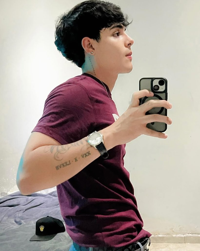 Hombreshot2's tweet photo. Únete a mi grupo de Telegram y disfruta del mejor contenido de heteros 🤤🤤🤤🔥🔥🔥 https://t.co/4Hzhjon2Bt https://t.co/g0G2xcIuXg