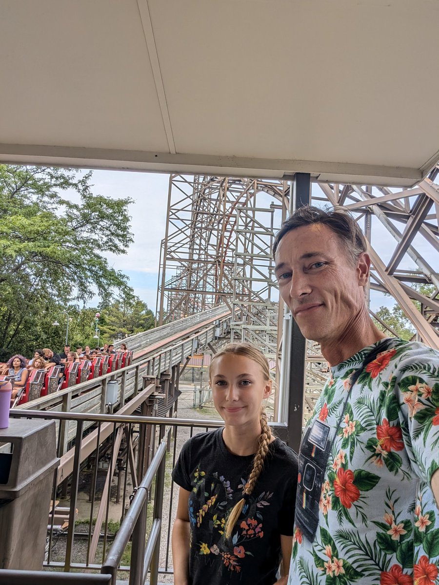 orb010's tweet image. Wanted to reward her for all the help she's been this summer. In reality though, it was gift to me to spend all day with her.
We hit 22 rollercoasters in 12 hours which included breaks for funnel cakes and other high cholesterol foods.