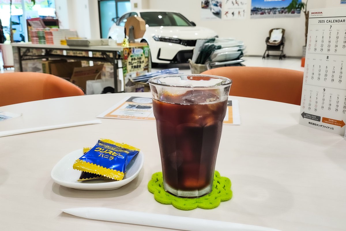 Udonge's tweet image. スタバなう☕

NSXが4台も展示されてて横転しながら入店した
