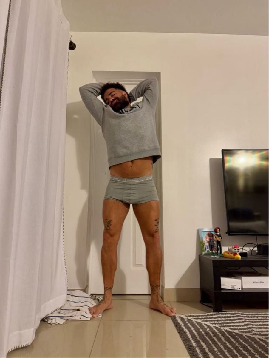 TrynStayFit's tweet photo. I’m sorry but do anyone know this man @ 
FINE asf https://t.co/8Yb0MxmiWV