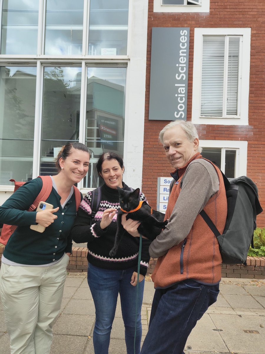 RolfatWarwick's tweet image. Rolf report 21 July: These two researchers saw me headed towards Economics and wanted to say hello. Nice to meet you and all the best! (Friendly meet & greets are in my job description.) Rolf x