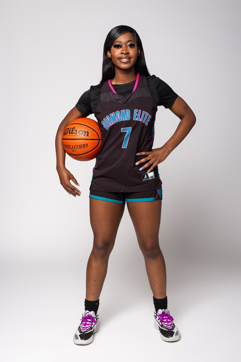 MNDiamondElite1's tweet image. Happy Birthday Ruvi! Enjoy your day Ruvi! Shine Bright Like A Diamond! @CoachTifff
@MNDiamondElite1
#DiamondsAreForever
