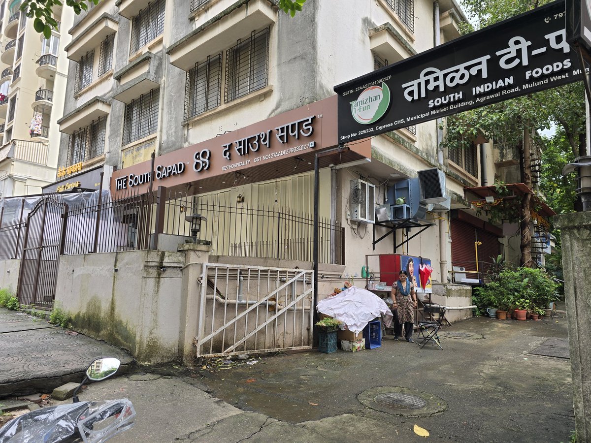 Hillside Residents' Welfare Association Regd.HIRWA (@hirwango) on Twitter photo Respected Assistant Municipal Commissioner Smt Yogita Kolhe Madam <a href="/mybmcWardT/">Ward T BMC</a>,
The Tamilan Tea Fun restaurant in the municipal market between Silver Oak & Silver Birch, Vasant Garden, Swapna Nagari, Mulund West, has shut operations but left behind an unauthorised hawker within Respected Assistant Municipal Commissioner Smt Yogita Kolhe Madam <a href="/mybmcWardT/">Ward T BMC</a>,
The Tamilan Tea Fun restaurant in the municipal market between Silver Oak & Silver Birch, Vasant Garden, Swapna Nagari, Mulund West, has shut operations but left behind an unauthorised hawker within
