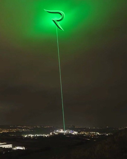 razedotbot's tweet image. Solana is pumping time to use app.raze.bot 💚