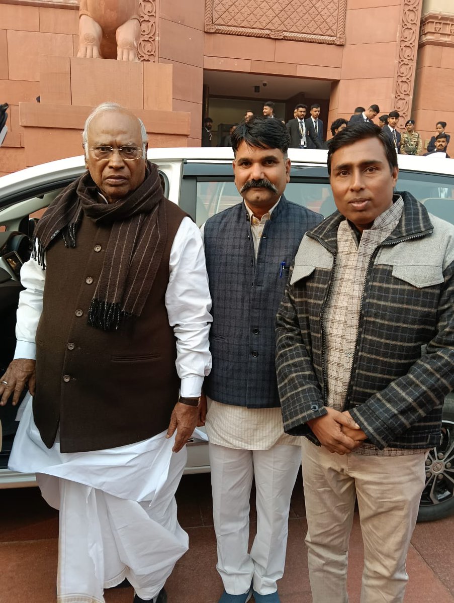 संजय अवस्थी समूची पार्षद ग्राम पंचायत समूची (@sanjayavasthi7) on Twitter photo कांग्रेस अध्यक्ष श्री मल्लिकार्जुन खड़गे जी को जन्मदिन की अनेक शुभकामनाएं। आपके नेतृत्व में पार्टी का संगठन दिन ब दिन मजबूत हो रहा है।
<a href="/kharge/">Mallikarjun Kharge</a> <a href="/SachinPilot/">Sachin Pilot</a> <a href="/IncSanjanajatav/">SANJNA JATAV</a> <a href="/AbhimanyuP00NIA/">Abhimanyu Poonia</a> <a href="/BalkaurDhillon/">Balkaur Singh Dhillon</a> <a href="/GovindDotasra/">Govind Singh Dotasra</a> <a href="/JeetuKanwar_/">जीतू कांवर बयाना</a> <a href="/KrantiTiwari1/">Kranti Tiwari INC ( क्रांति कोटा )</a> <a href="/SushilAsopa/">Sushil Asopa</a> <a href="/rajesh07inc/">Rajesh Choudhary</a> कांग्रेस अध्यक्ष श्री मल्लिकार्जुन खड़गे जी को जन्मदिन की अनेक शुभकामनाएं। आपके नेतृत्व में पार्टी का संगठन दिन ब दिन मजबूत हो रहा है।
<a href="/kharge/">Mallikarjun Kharge</a> <a href="/SachinPilot/">Sachin Pilot</a> <a href="/IncSanjanajatav/">SANJNA JATAV</a> <a href="/AbhimanyuP00NIA/">Abhimanyu Poonia</a> <a href="/BalkaurDhillon/">Balkaur Singh Dhillon</a> <a href="/GovindDotasra/">Govind Singh Dotasra</a> <a href="/JeetuKanwar_/">जीतू कांवर बयाना</a> <a href="/KrantiTiwari1/">Kranti Tiwari INC ( क्रांति कोटा )</a> <a href="/SushilAsopa/">Sushil Asopa</a> <a href="/rajesh07inc/">Rajesh Choudhary</a>