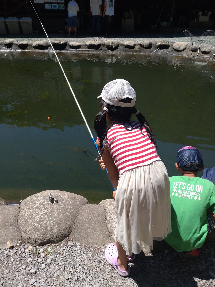 妻が「そうだ！魚釣り行こう！」の一言で今ここにいます！