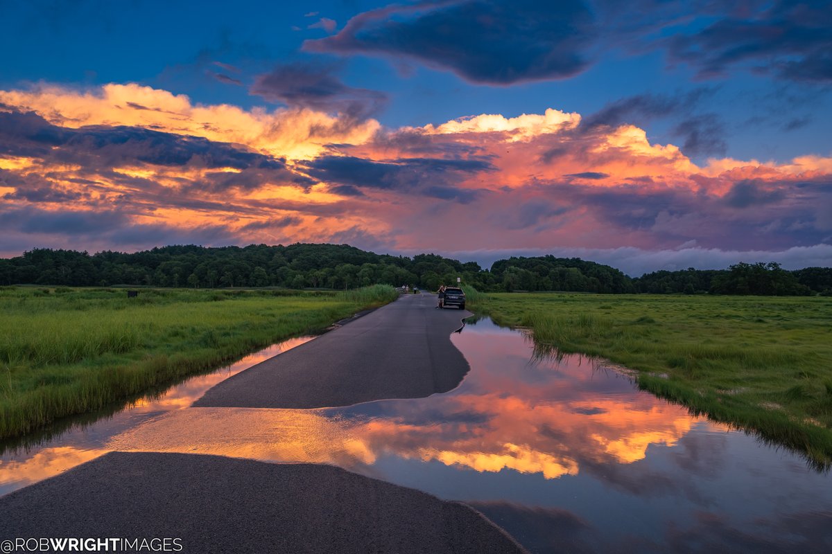 RobWrightImages's tweet image. There was some nice color both west and east this evening along with a partial rainbow. It was getting to be high tide and the water just barely crossed the road in a couple spots here in the Old Town Hill area.
--
July 20, 2025
Newbury, Massachusetts