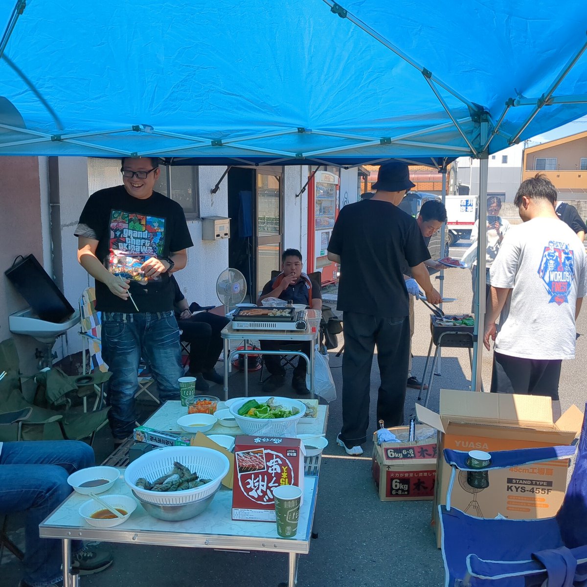 夏だBBQだ　汗だくシャワーにダーツwww